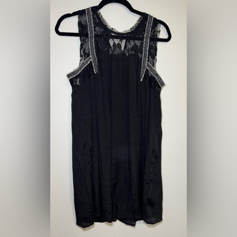 Elodie beautiful laced tank dress size m